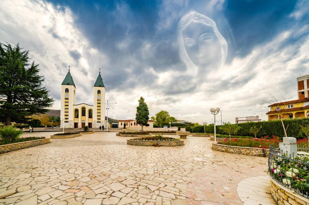 Hotel Barbaric Меджугор'є Екстер'єр фото